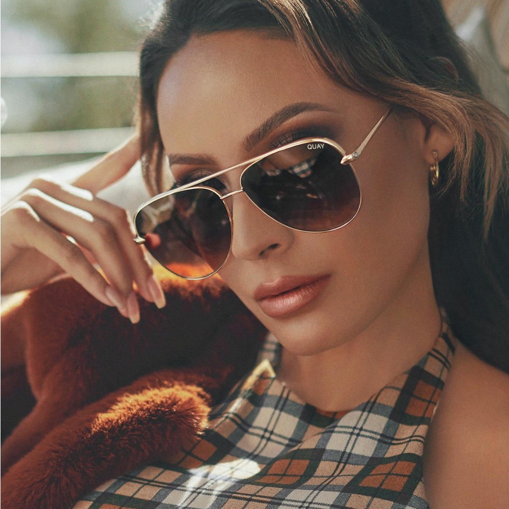 QUAY X DESI SAHARA SUNGLASSES GOLD/SMOKE TAUPE